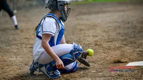 Elevate Your Game: A Comprehensive Guide to Exceptional Softball Cleats for Girls