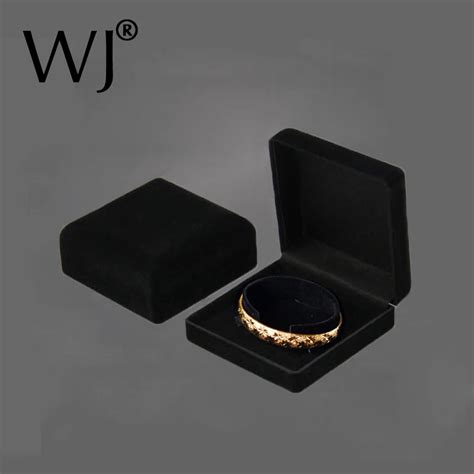 Elevate Your Jewelry Presentations with Premium Bracelet Boxes