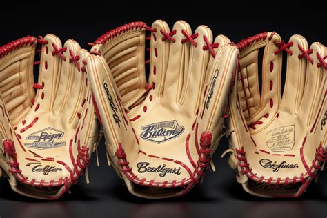 Elevate Your Softball Game: A Comprehensive Guide to Softball Gloves for Men