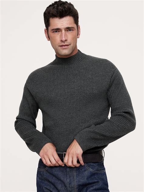 Elevate Your Style: A Comprehensive Guide to Mock Neck Sweatshirts for Men