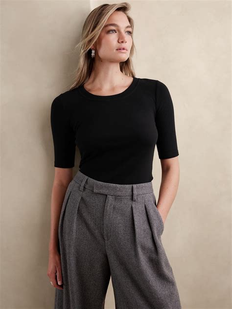 Elevate Your Style with Graceful Elbow-Length Tees for Women: A Guide to Timeless Sophistication