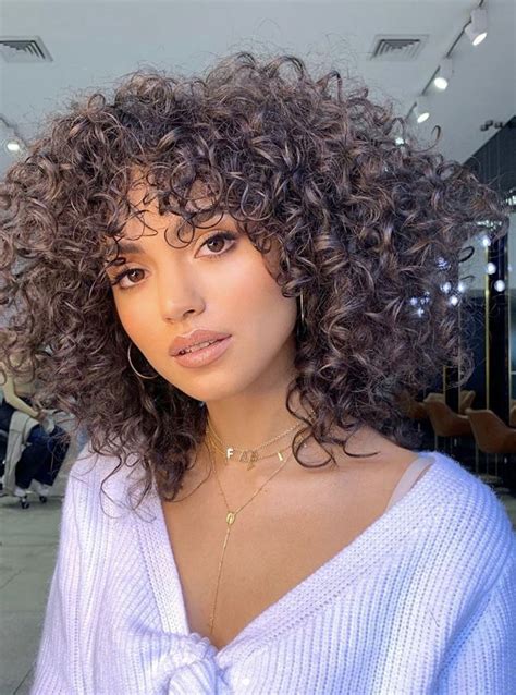 Elevate Your Style with Voluminous Curls