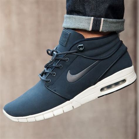 Elevate Your Style with the Latest Men Nike Casual Shoes
