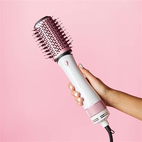 Elevate Your Styling Game with the Revolutionary Hot Air Brush