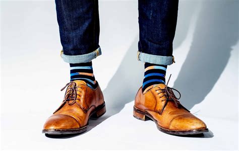 Elevate Your Summer Style with Deck Shoes and Socks: A Perfect Pairing