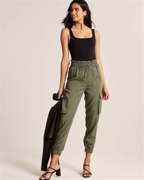 Elevate Your Wardrobe with Versatile Women's Cargo Joggers