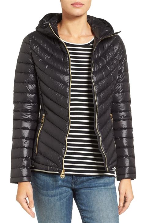 Elevate Your Winter Wardrobe with the Versatile Kors Packable Down Jacket