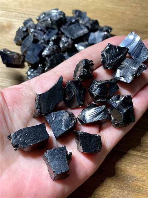 Elite Noble Shungite: Uncover the Extraordinary Benefits of This Healing Gemstone