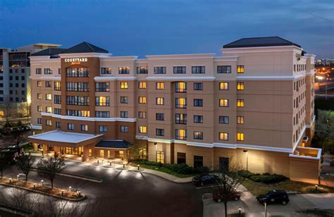 Elizabeth, New Jersey: A Gateway to Comfort and Convenience with 5 Exceptional Hotels