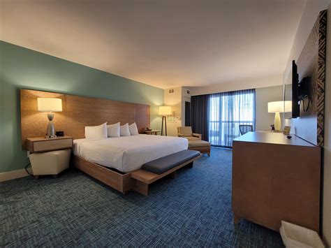 Embark on an Exceptional Stay Near Chicago's Premier Entertainment Hub