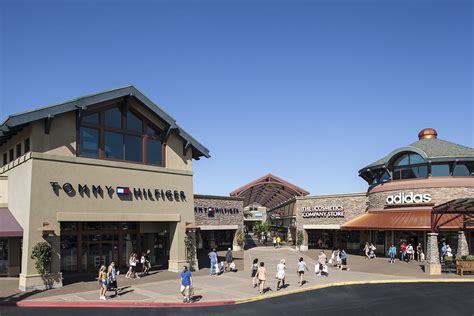 Embark on an Exclusive Shopping Odyssey at Woodburn Premium Outlets, Oregon