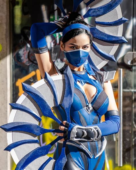 Embodying the Deadly Grace of Kitana: A Comprehensive Guide to Mortal Kombat Cosplay