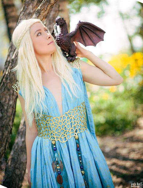 Embodying the Power and Resilience with the Iconic Game of Thrones Khaleesi Costume