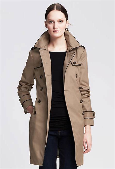 Embrace the Allure of Lightweight Trench Coats: A Piece of Timelessness for Every Occasion