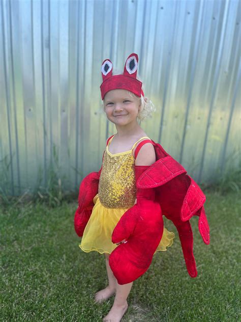 Embrace the Claw-some Crabitat with an Epic Crab Costume