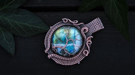 Embrace the Enchanting Allure of the Labradorite Pendant: A Journey into Mystical Serenity