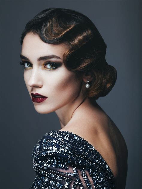 Embrace the Glamorous Legacy of the 1920s with Exquisite Hair Pieces