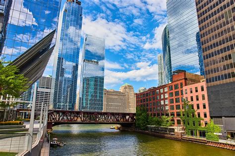 Embrace the Heart of Chicago's Vibrant River North Neighborhood