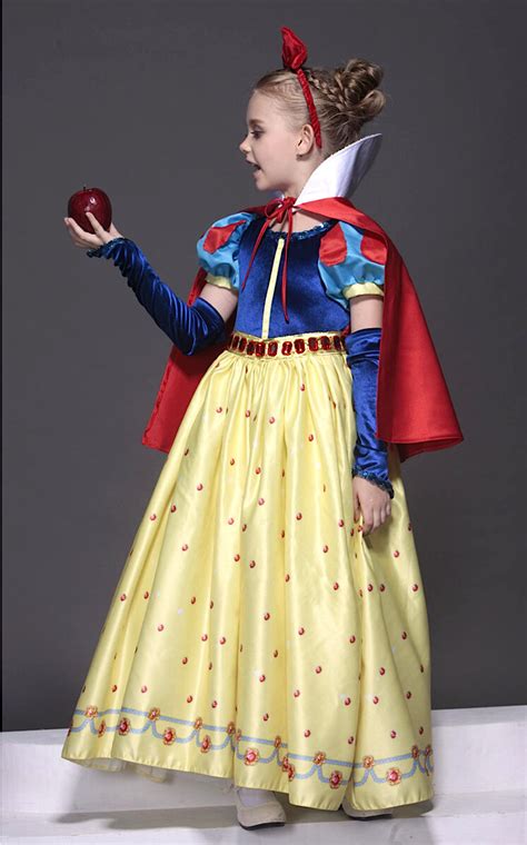 Embrace the Timeless Allure of Biancaneve Vestito: An Ode to Snow White's Enduring Style