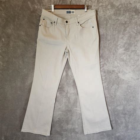 Embrace the Timeless Versatility of White Levi's: A Style Essential