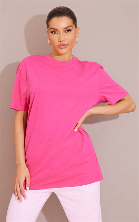 Embracing Femininity and Style: The Ultimate Guide to Pink T-Shirts for Women