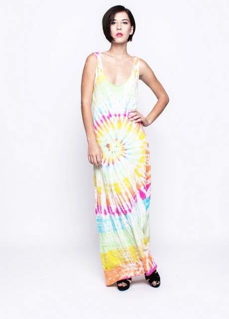 Embracing Summer Style: A Guide to Tie-Dye Maxi Dresses