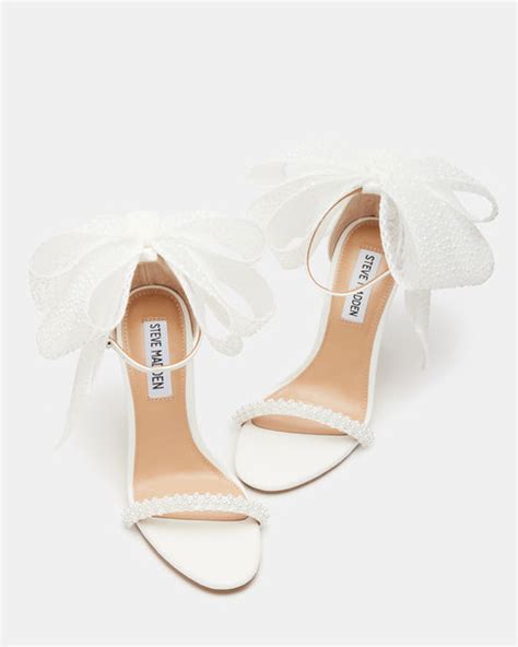 Embracing Versatility: The Enduring Appeal of White Steve Madden Shoes