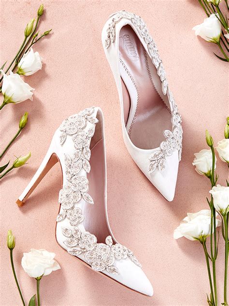 Embracing the Canvas of Expression: Types of Unique Wedding Shoes