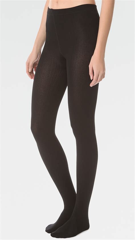 Embracing the Cozy Comfort of Fleecy Tights