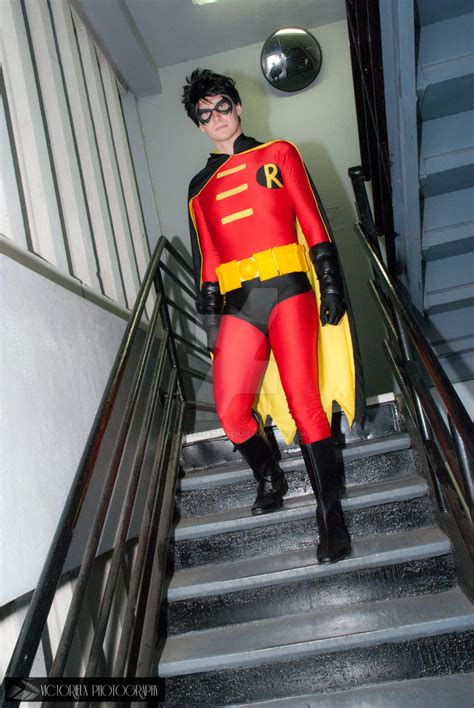 Embracing the Legacy: A Guide to Tim Drake's Red Robin Cosplay