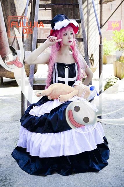 Embracing the Spooky Elegance of Perona Cosplay: A Comprehensive Guide to Captivating Costumes