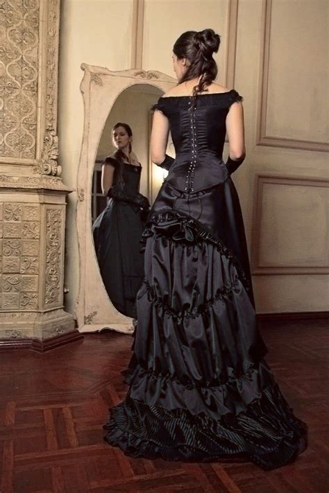 Embracing the Timeless Elegance of Black Victorian Dresses