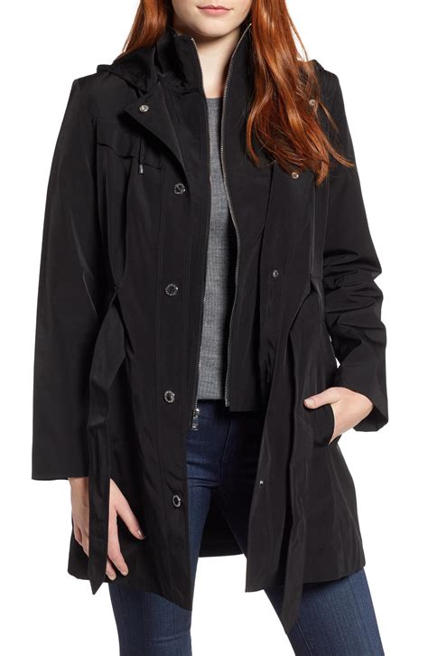 Embracing the Timeless Elegance of Women's London Fog Coats