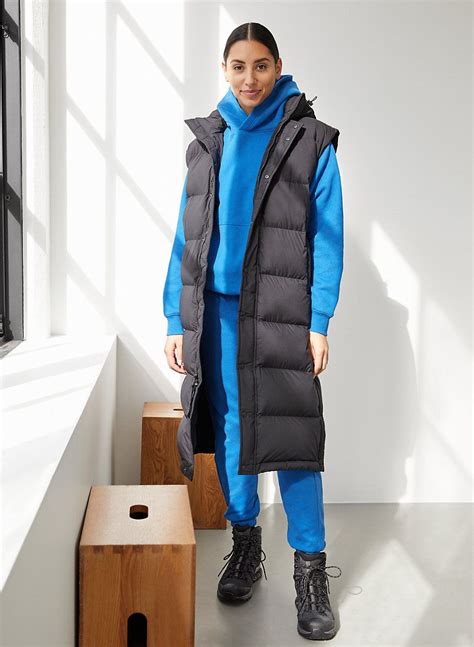 Embracing the Versatility of the Long Vest Puffer