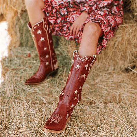 Embroidered Cowgirl Boots: A Guide to Finding the Perfect Pair