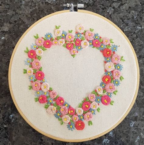 Embroidery from the Heart A Collection of Beautiful Embroideries Reader
