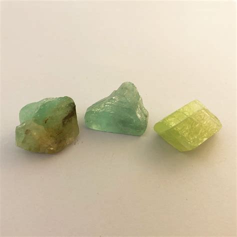 Emerald Calcite: The Sublime Crystal for Clarity, Abundance, and Emotional Healing