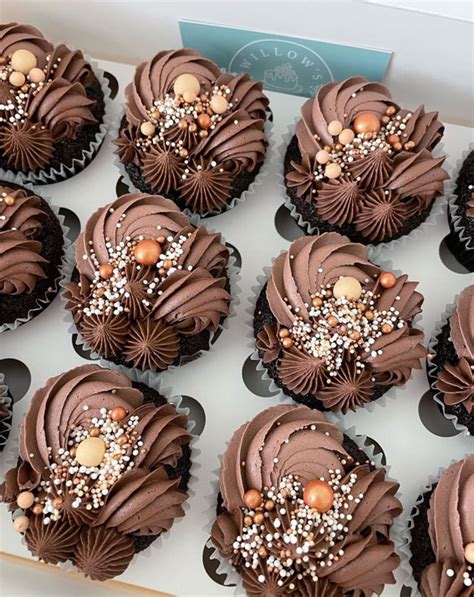 Emmiecupcakez: Explore the Sweet World of Gourmet Cupcakes and Creative Baking