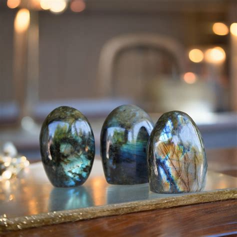 Enchanting Properties of Labradorite: Unveiling the Stone of Transformation