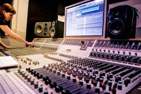 Enhance Your Audio Engineering Skills with Comprehensive Courses: