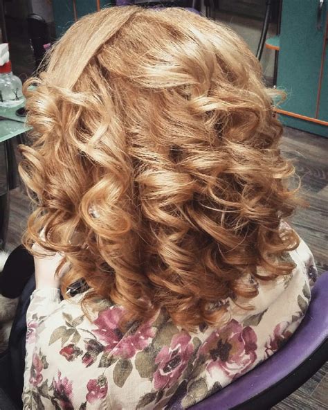 Enhance Your Style with Luxurious Curls