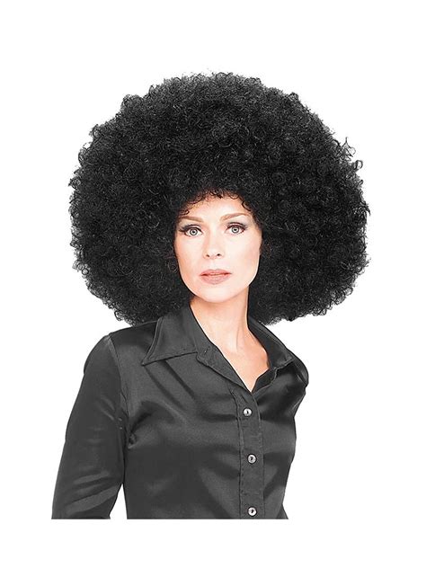 Entdecke die Eleganz und Vielseitigkeit einer kurzen Afro-Perücke