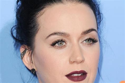 Entdecke die Magie der Katy Perry Perücken: Verwandle dich in deine Lieblingsperson