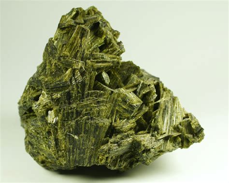 Epidote: The Grounding Gemstone for Stability and Clarity