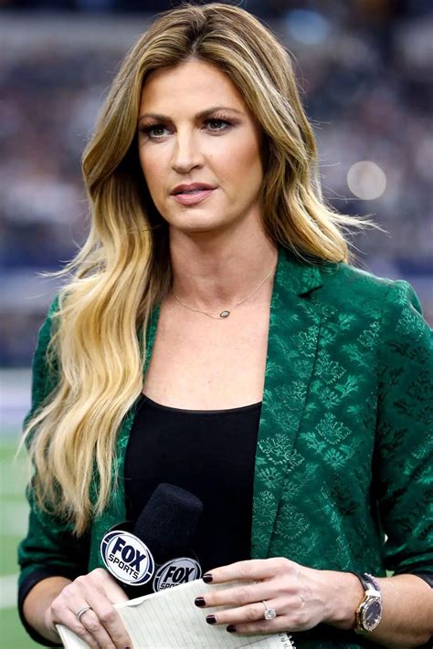 Erin Andrews: A Trailblazer in the Field of Sports Journalism