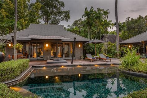 Escape to Paradise at Banyan Villa: A Luxurious Tropical Haven