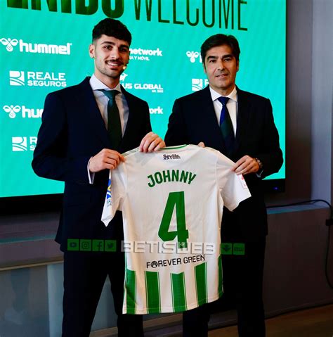 Eternizando uma Lenda: A Jornada Exemplar de Johnny Real Betis