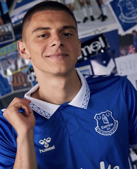 Everton Jersey: A Collector's Guide to the Iconic Blues