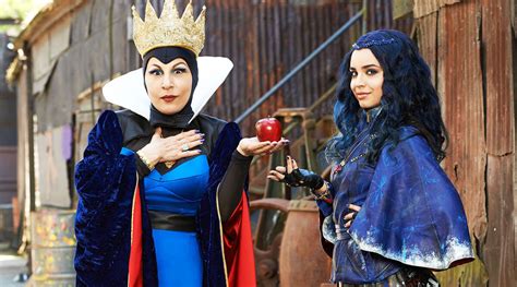 Evie Descendants: Captivating Images of the Enchanting Evil Queen's Daughter