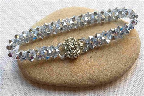 Examples of Exquisite Designs for Bracelet Beads Using Crystals